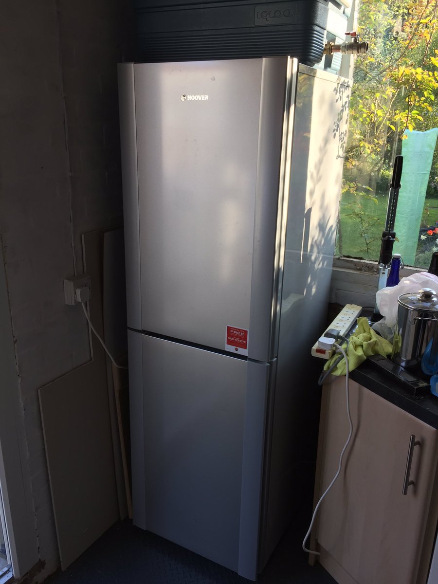 adrian77uk's tweet photo. Fermenting fridge or kergerator? #homebrewproblems https://t.co/Cb81X3s0cF