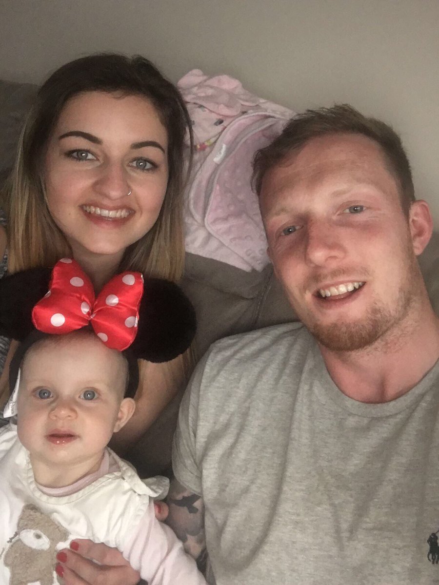dhansford_3's tweet photo. @antanddec even are little daughter is staying up to watch the final episode! 🏰❣ @abbeygray96 https://t.co/HC79V5AuIQ