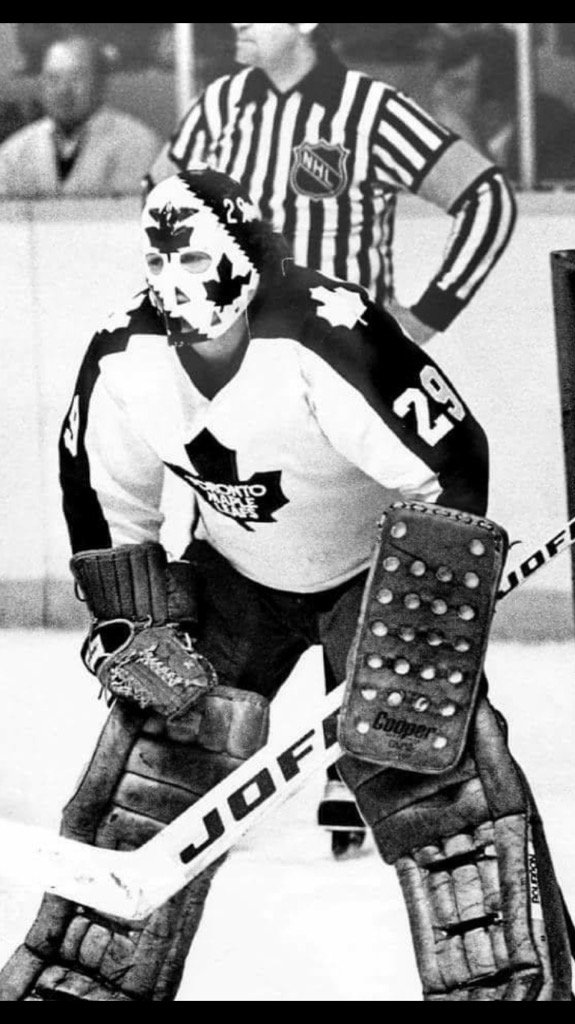 doctorplungrr's tweet photo. @MapleLeafs this guy wore that jersey and made us #proud @KenDaneykoMSG @HKYJerseys https://t.co/quqG5YvJBf