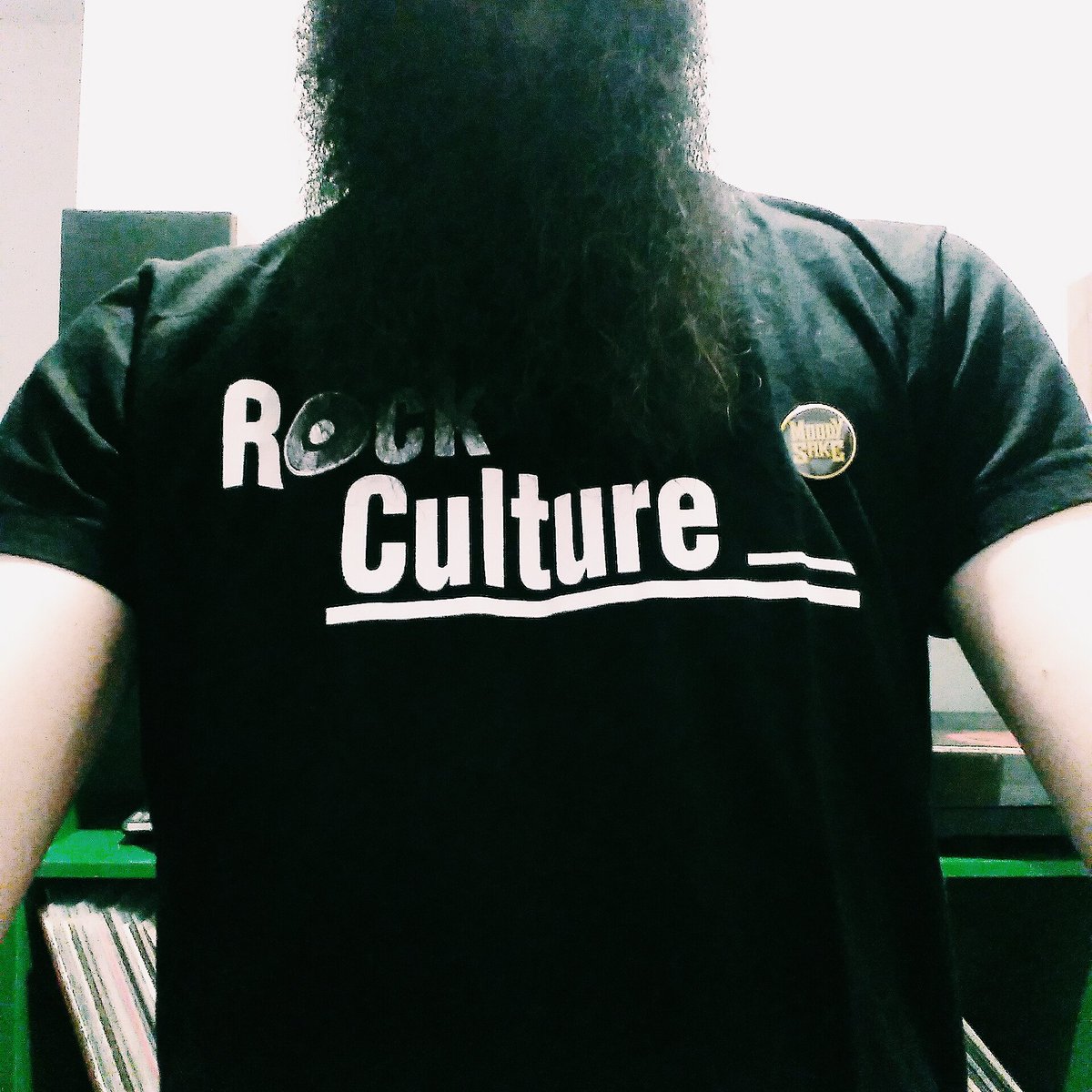 Todo preparado para el <a href="/mgmfestival/">MGM Festival</a>.
Barba, camiseta de <a href="/rockcultureweb/">Rock Culture</a> y chapa de @topthemoody .