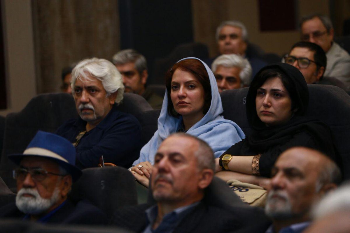 Mirkarimii's tweet photo. جلسه گزارش کار به سینماگران عزیز درباره‌ی برنامه‌ها و اقدامات انجام شده در جشنواره جهانی فیلم فجر
#Fiff35 https://t.co/qkrkbyYyuh