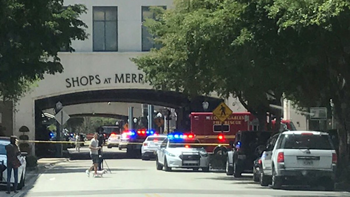 PHOTOS of the Village of Merrick Park after fatal shooting bit.ly/2ojN102 https://t.co/H4Y2yjWe76