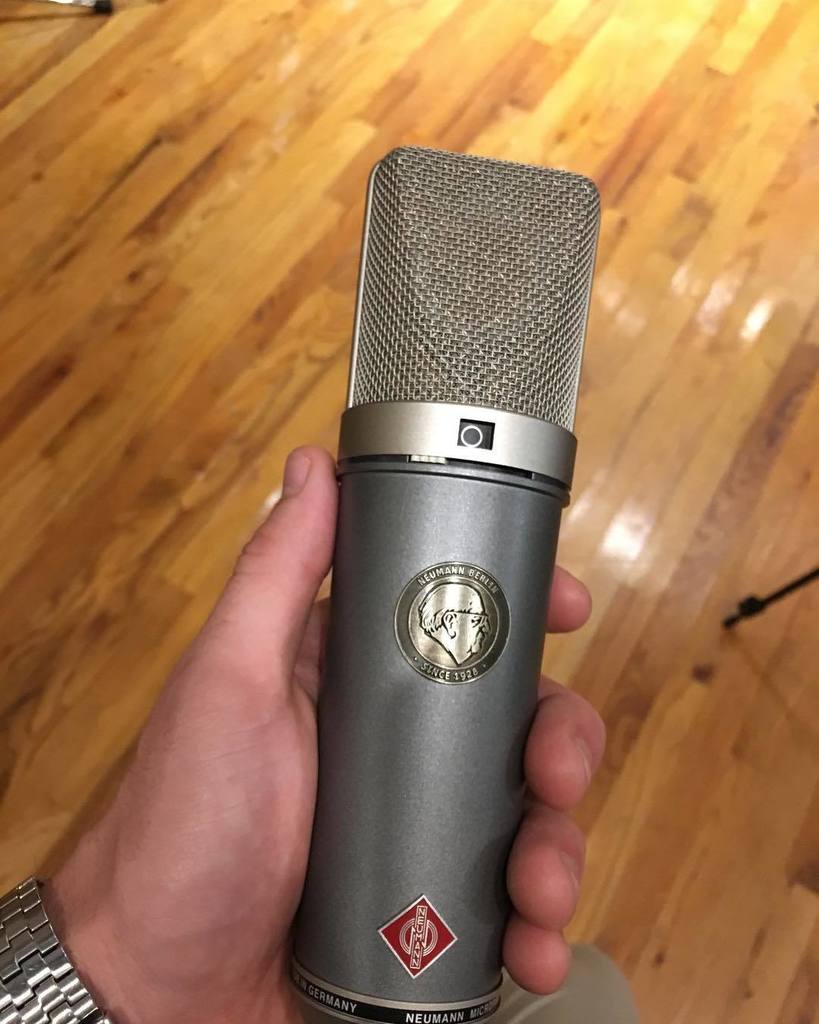 therealskylab's tweet photo. Got this bad boy @neumann.berlin out today for a tracking session with @vowlslikeowls ! https://t.co/nSZe76b9ui