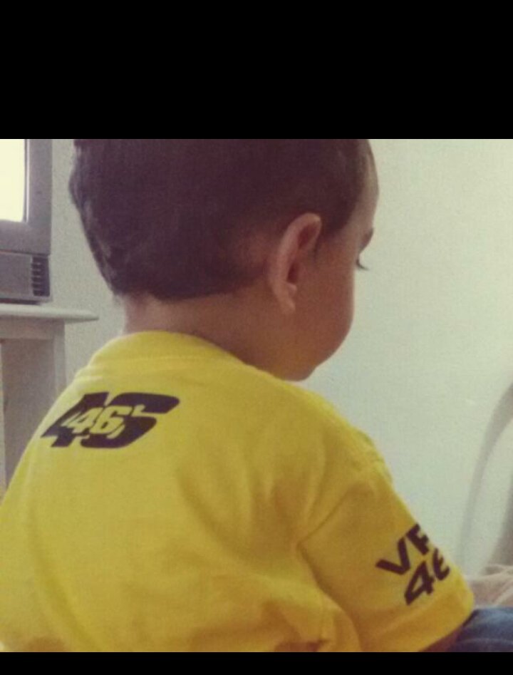 Caircopas's tweet photo. @MotoGP_ESPN Ya tengo la remera,  Me falta el casco #MotoGPxESPN https://t.co/v6kFHZPr0W