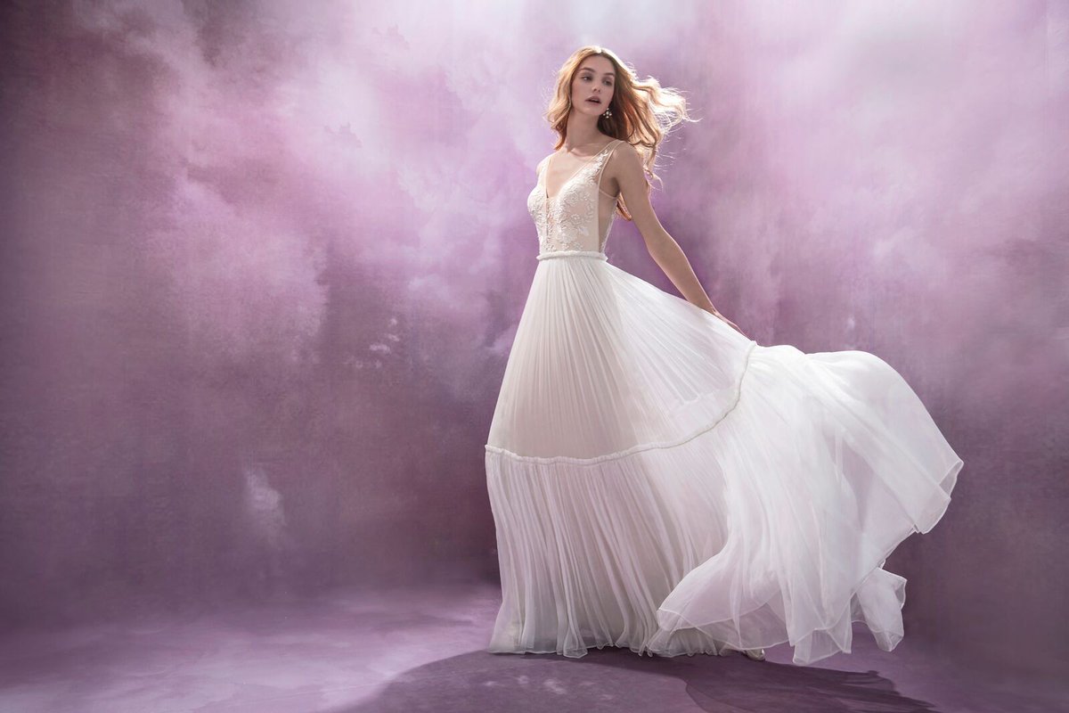 S2BrideCanada's tweet photo. Climb through the stars to CLOUD 9. CHIC NOSTALGIA Fall 2017 collection coming soon!!! https://t.co/UMbeOoqlzz