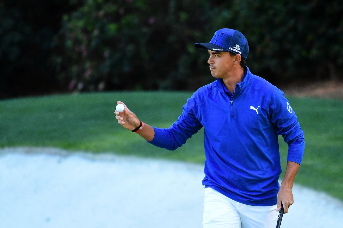 PGATour's tweet photo. Solo leader!

Rickie Fowler is -5 at #TheMasters https://t.co/CDQY02c4OS