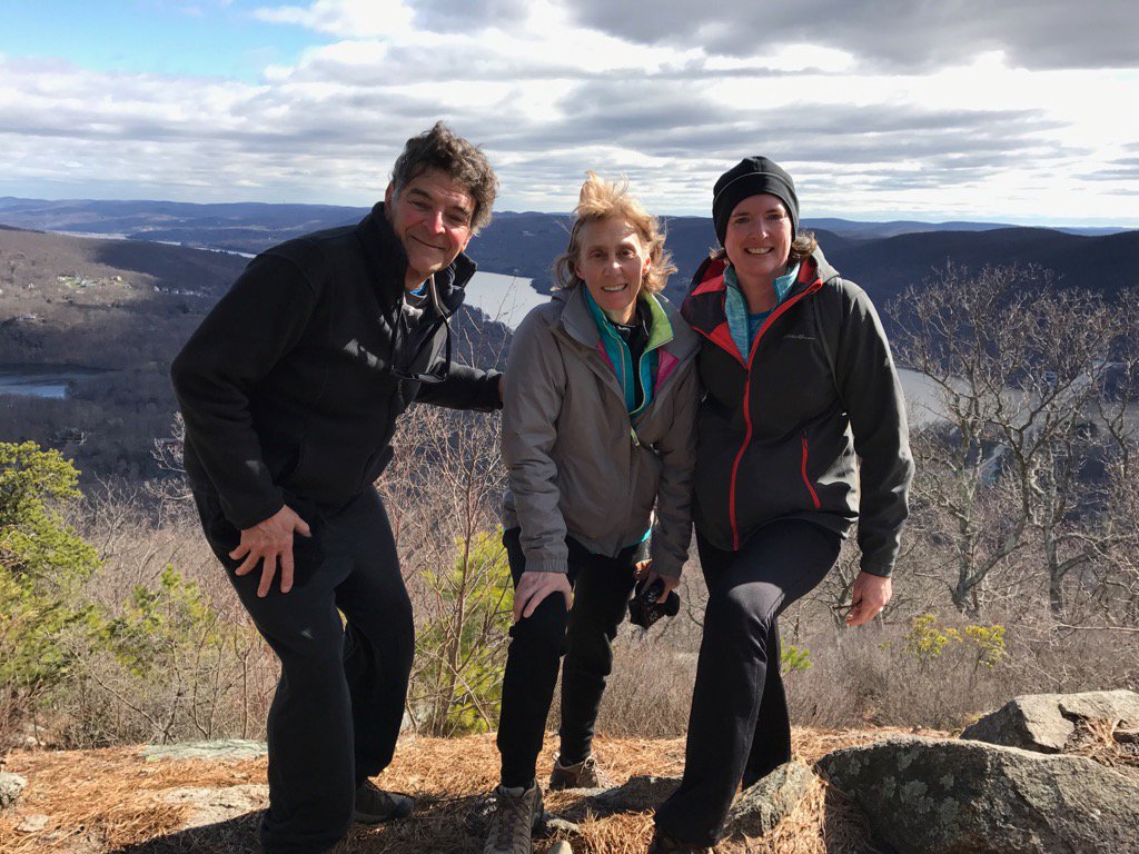 lmcteigue's tweet photo. Bear Mountain was gorgeous today! https://t.co/cjGSoAc25J