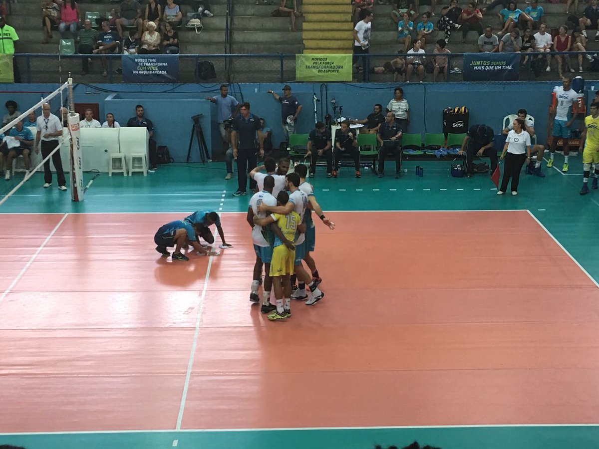 giovanegavio's tweet photo. Todo mundo ligado na @RedeTV assistindo esse jogão!! Pra cima deles, @sescrjvolei #EquipeGG #juntossomosmaisqueumtime #sescrjvolei https://t.co/Dqjj0NpbSJ