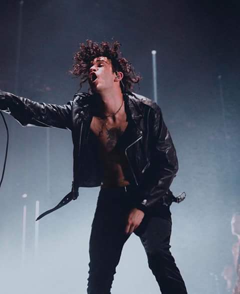 Happy birthday to the man that changed my life Mr. Matthew Healy 
Thanks dude. Love you a lot xx 