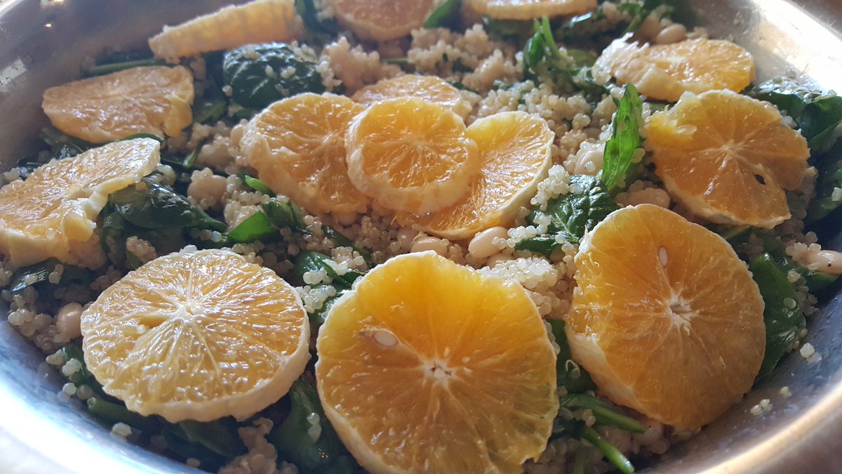 TheIngMatters's tweet image. #neighbors #potluck #springgatherings #spinach #Orange #cannellini #quinoa #salad #glutenfree