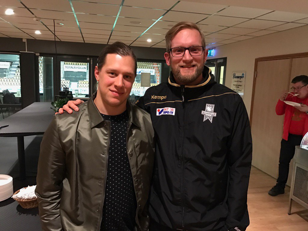 Då har man blivit intervjuad på IrstaBlixtens ledarkväll. Det var jag som var det stora dragplåstret... #kanskeinte