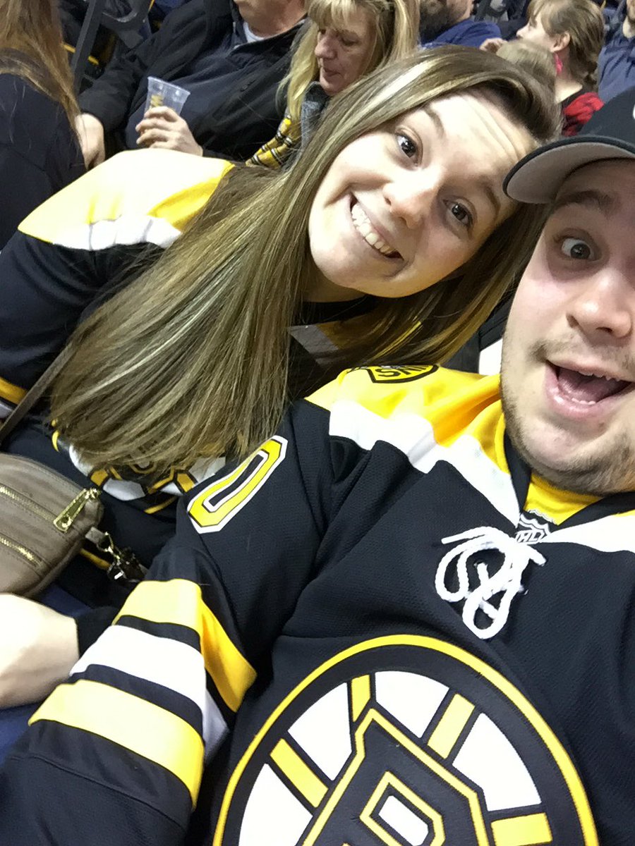 cneum94's tweet photo. @NHLBruins  #NHLBruins #webleedblackandgold #biggestfansintheroom #pleasepickus https://t.co/BFz9rIiFSe