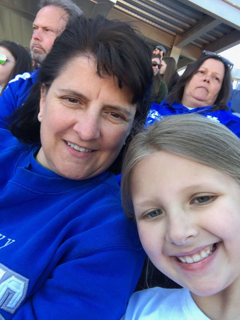 lexcutfromabove's tweet photo. #uksoftballselfie https://t.co/yPzgrrjexO