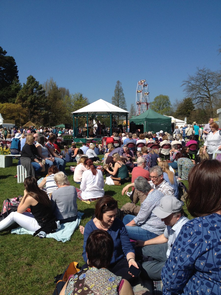 catrinbrace's tweet photo. Fabulous gardens from Wales and beyond, beautiful flowers, huge crowds and lots of sunshine at RHS Flower Show Cardiff today. Gwych! https://t.co/uulJotoxha