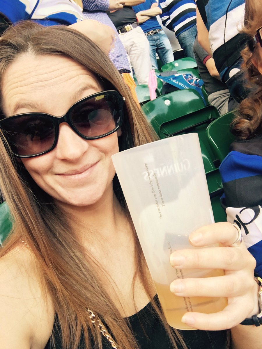 SHemmens's tweet photo. watching @bathrugby v @LeicesterTigers at twickers today with mum❤ great game great atmosphere &amp;sun!☀️ https://t.co/6L1VRKAjiO