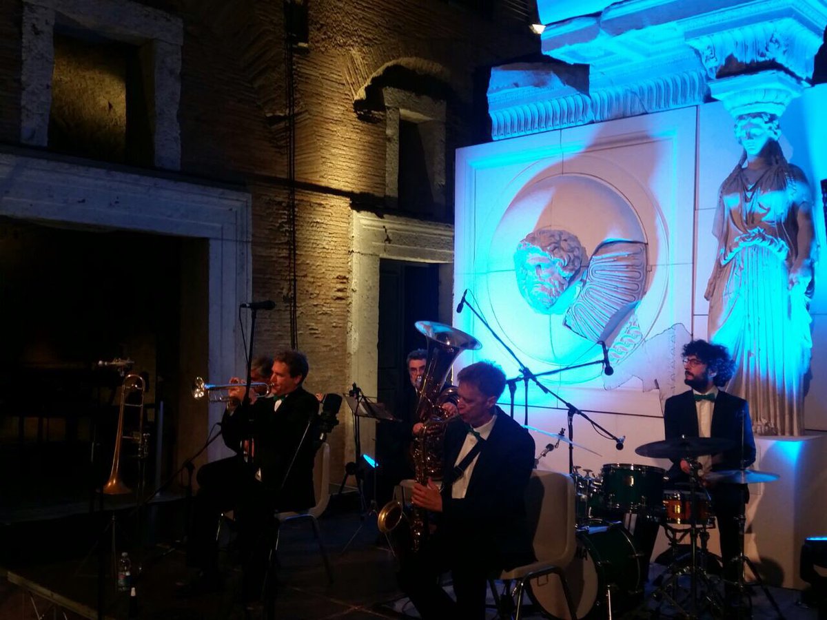 Ancora qualche immagine dell'apertura straordinaria dei #MercatiDiTraiano tutti i sabato sera di aprile #ArtWeekend 1€
