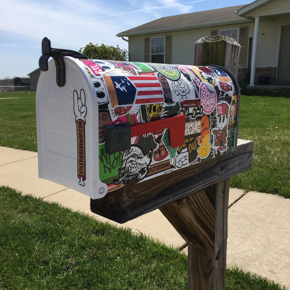 stlstickerswap's tweet photo. Get cool stickers sent to your mailbox and then put them on your mailbox magic #stlstickerswap #benstickering #mailboxmagic https://t.co/9AxXhIkapG