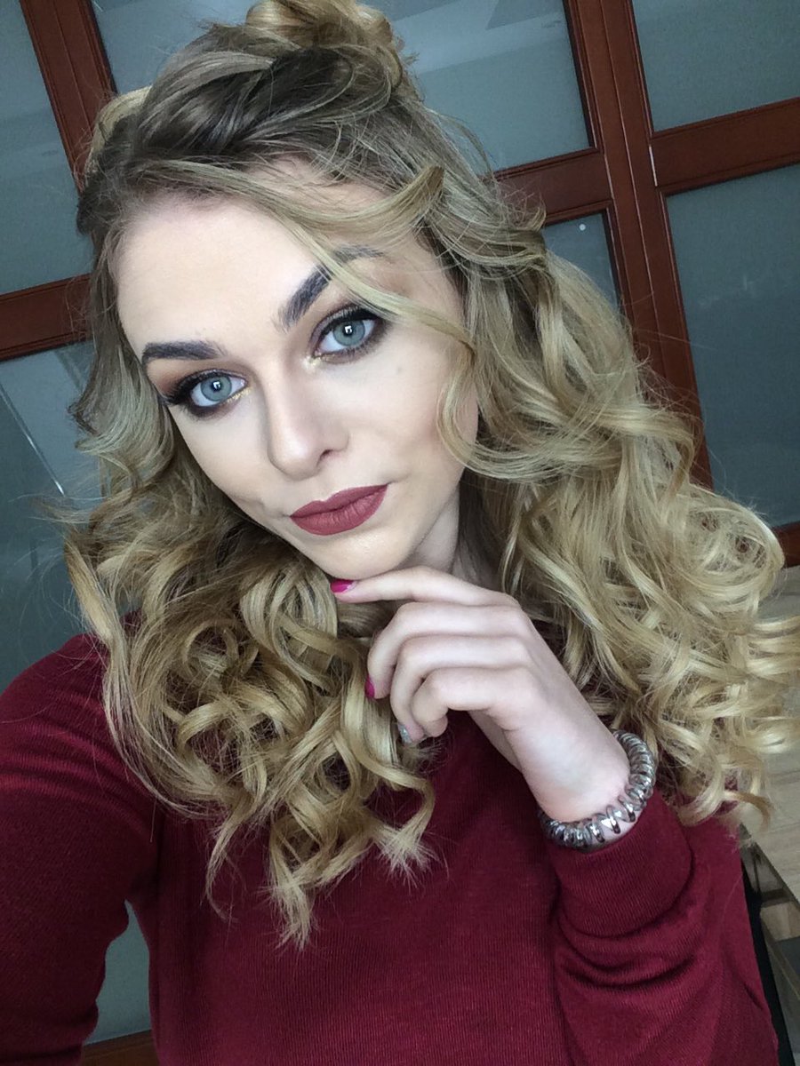 VdovichenkoOlya's tweet photo. 😻😻😻👠💎👸🏼💋💖 https://t.co/0mQElCGDj9