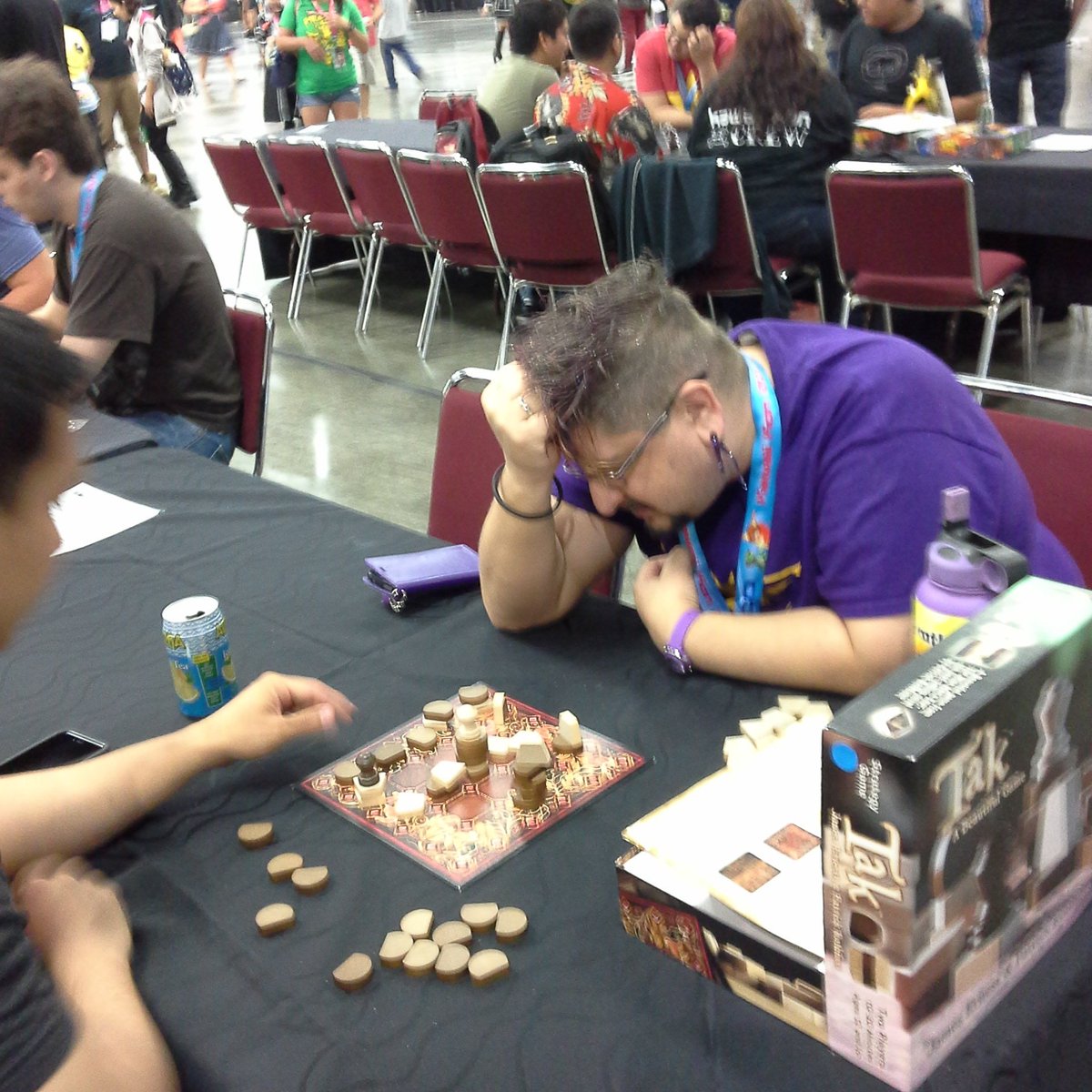 TabletopOahu's tweet photo. #kawaiikon2017 #kawaiikon #tabletopoahu #oahuboardgamers #bgg #boardgame #boardgamer #tak #wisemansfear https://t.co/0VZpm59Gbf