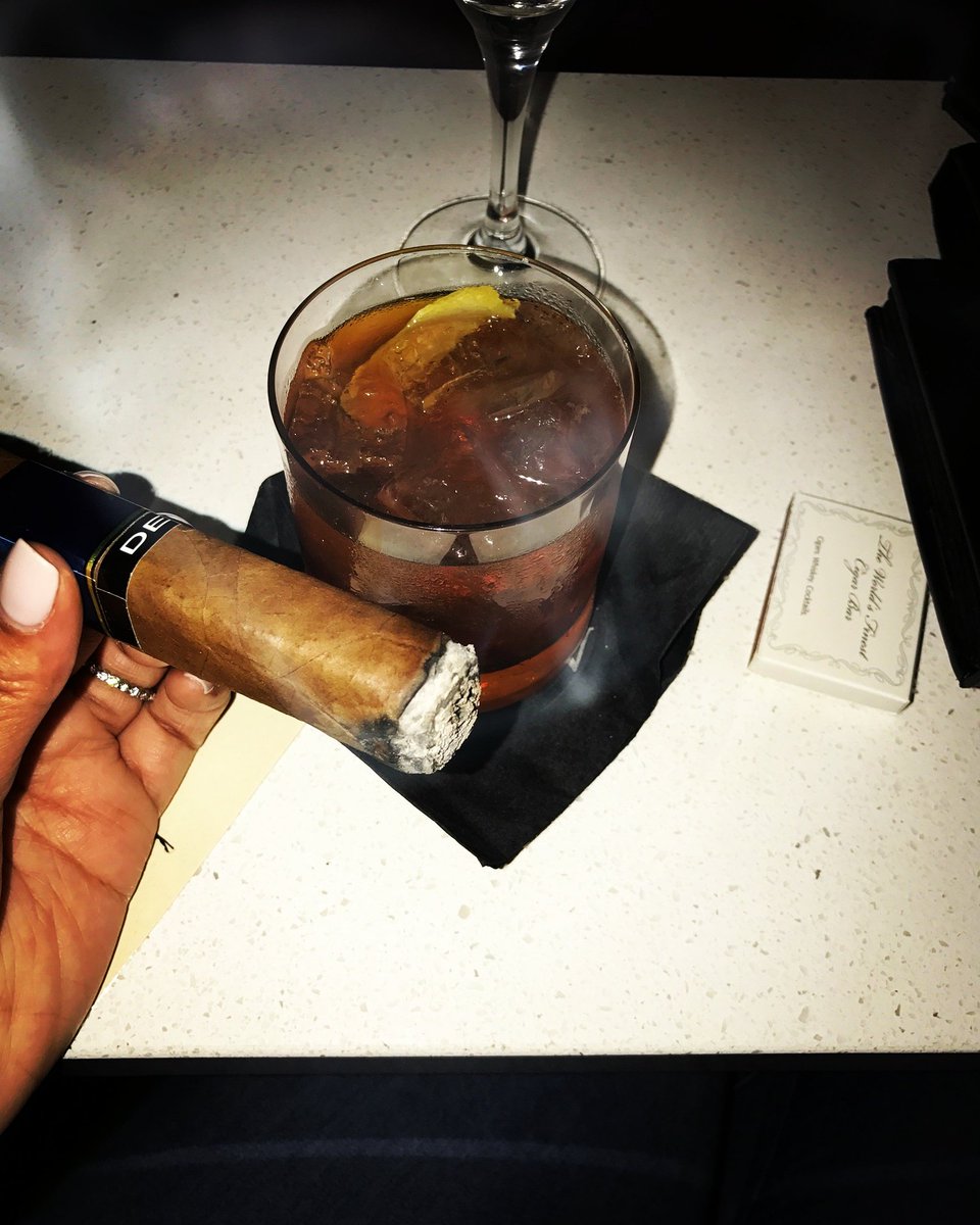 KReedProduction's tweet image. Cigars On Ice was a success meet us for part 2 #Dope event  #CigarsonIce event! #Ladiesnight #CigarsonIcePhilly  #CigarLife #Ashton #Philly