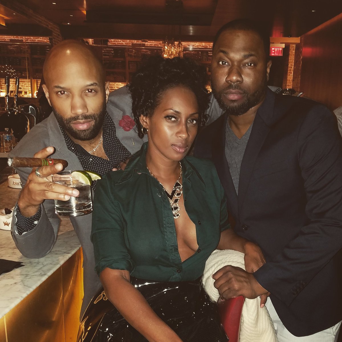 KReedProduction's tweet image. Cigars On Ice was a success meet us for part 2 #Dope event  #CigarsonIce event! #Ladiesnight #CigarsonIcePhilly  #CigarLife #Ashton #Philly