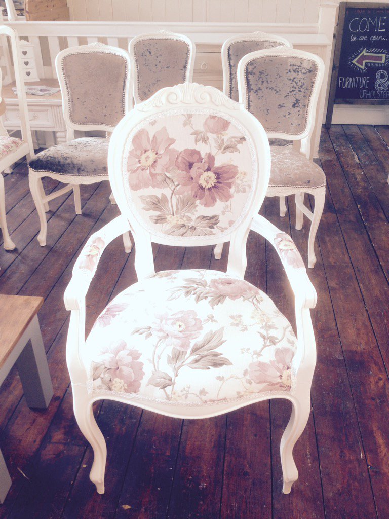 LoveChairish's tweet photo. A few recent pieces, contact us if you would like your own custom piece of furniture #Letchworth #chairs #bespoke https://t.co/PkkiQYEaLg