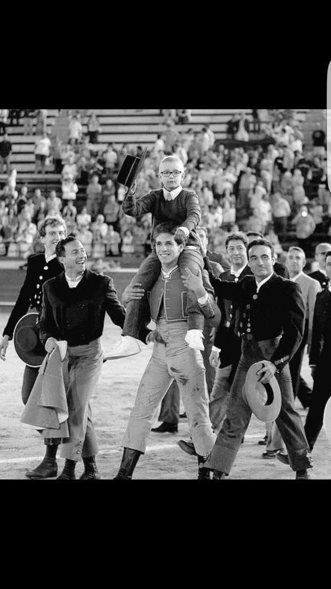 El cielo se lleva a otro Angel que guardara y velara por todos nosotros desde su palco #DEPadrian
