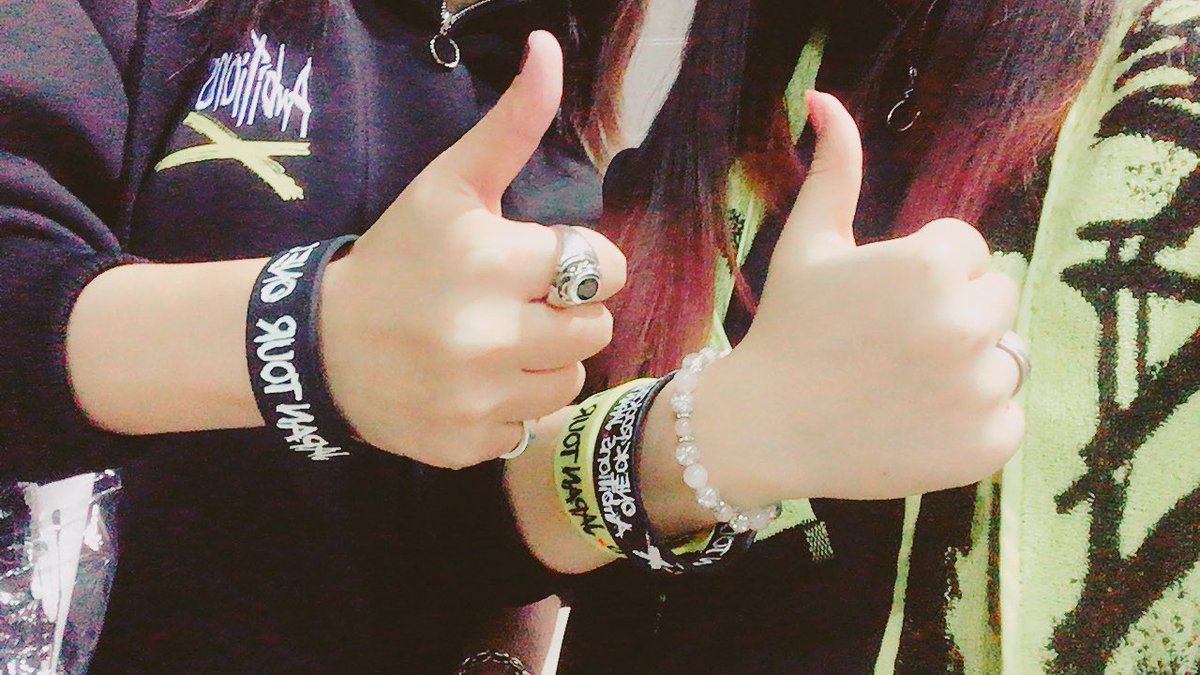 MiOORer_33's tweet photo. ONE OK ROCK JAPAN TOUR in幕張メッセ
今回のライブはほんとに感謝しかないです。
私が体調悪くて助けてくれた方ほんとにありがとうございました！ https://t.co/L3RhumuQx5