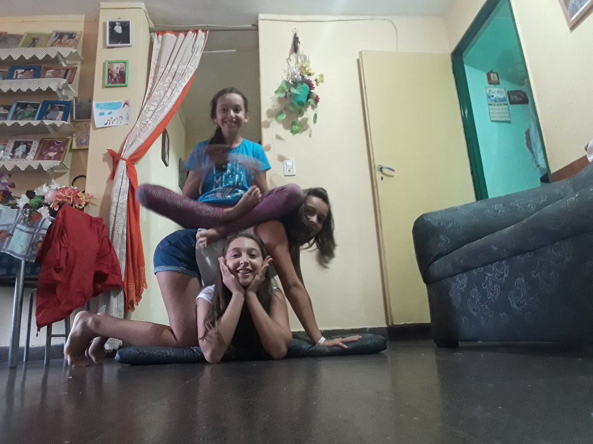 Juliabanay3's tweet photo. #yogagirl #yogarevolution  #yogalife https://t.co/GTaiRIsaFe