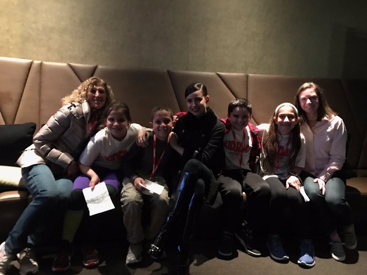 Wild4Class5_4's tweet photo. What an amazing night! Thanks to Kidsday for a spectacular experience. #kidsday #newsday #weeksandgray #sofiacarson https://t.co/DHKOK4ECYV