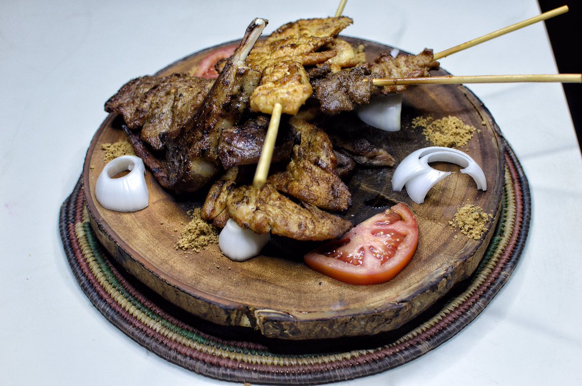 bfbdxb's tweet photo. A meaty night @KIZADubai, this platter has got everything!! #kizadubai #tomorrowafrica https://t.co/4X0tQKR0D3