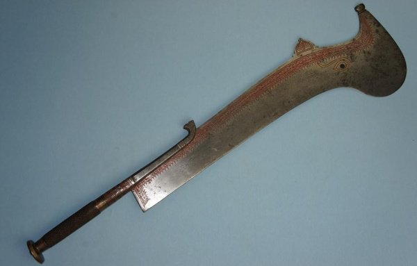 平野祥彦 Weaponicaの人 そうそう ゾッドがガッツと一騎打ちした時に使ってた剣は ラムダオ ね インド ネパールで儀式の際に供物の動物の頭を落とすのに使ってたとか ゾッドは斬馬刀と言ってたけど 通常は戦闘には使わない模様 平野祥彦 Weaponicaの人 そうそう ゾッドがガッツと一騎打ちした時に使ってた剣は ラムダオ ね インド ネパールで儀式の際に供物の動物の頭を落とすのに使ってたとか ゾッドは斬馬刀と言ってたけど 通常は戦闘には使わない模様