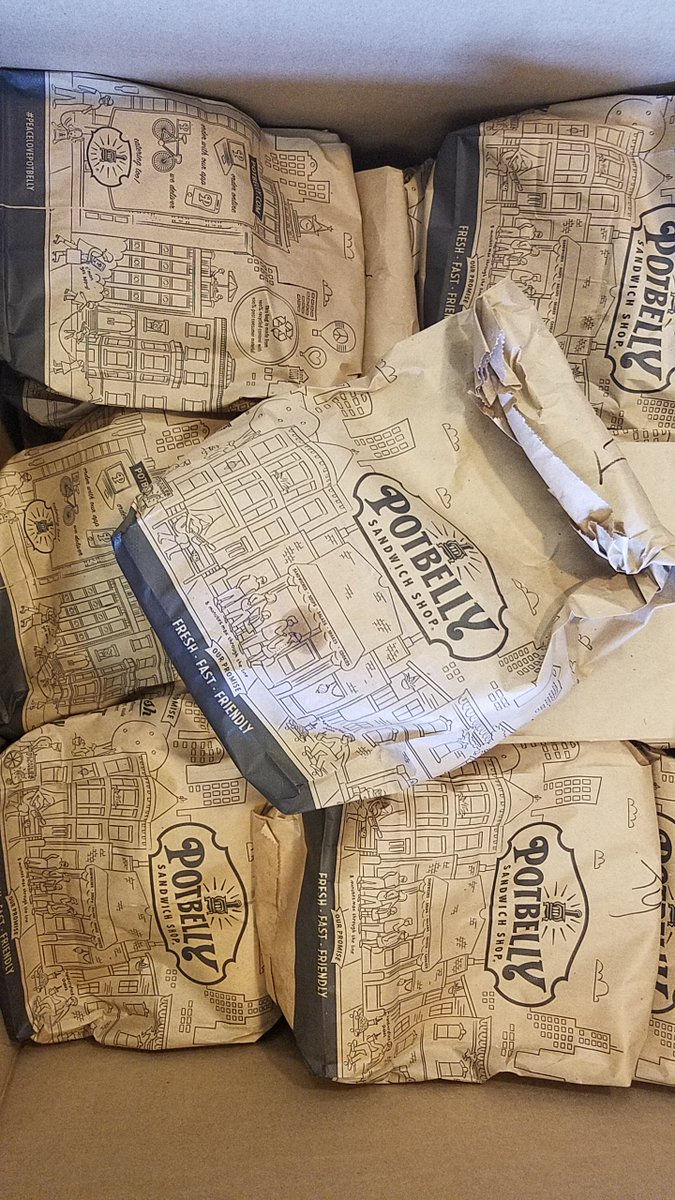 MLHacks's tweet photo. Yasss we've got @Potbelly for lunch at BuildHer! #BuildHerUp @nu_buildher https://t.co/qTT0uliC8M
