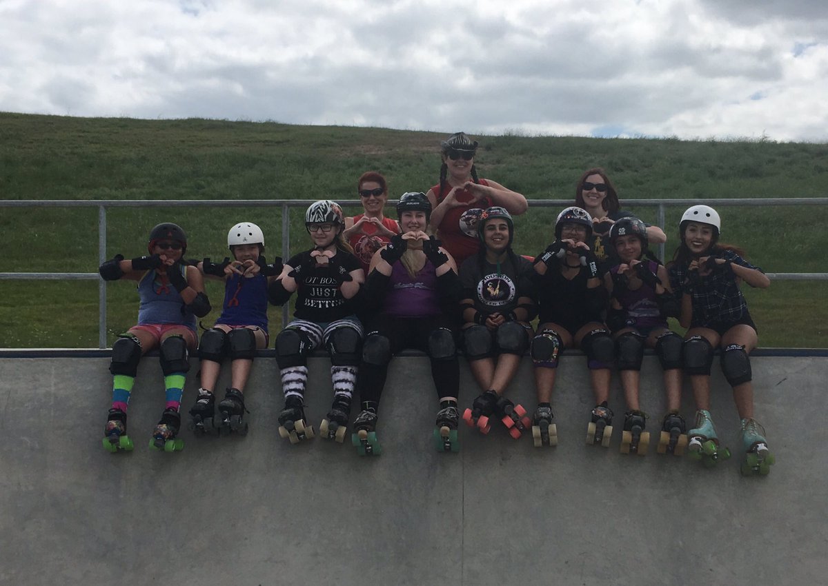 DestinationDerb's tweet image. Skatepark fun in #SanAntonio with the Heart of Texas Skaters! #texas #skatepark #funinthesun #teamtime #picnic #sugarskulls #juniors
