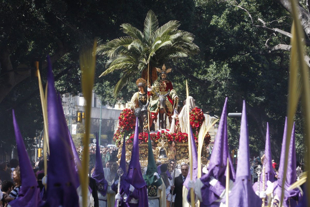 malagacofrade1's tweet photo. La espera ha terminado,
Ya es Domingo de Ramos...

¡Feliz Semana Santa!

#CofradiasMLG https://t.co/pESsd7d6xz