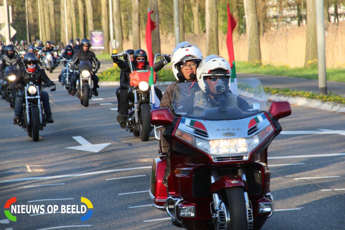 nieuwsopbeeld's tweet photo. Video Tiende editie Peringatan Out Ride @Capelle_IJssel @HVCapelle https://t.co/tVWejlRjjW & https://t.co/cAR1J7POya #Capelle #PRO2017 https://t.co/94dznL4YPL