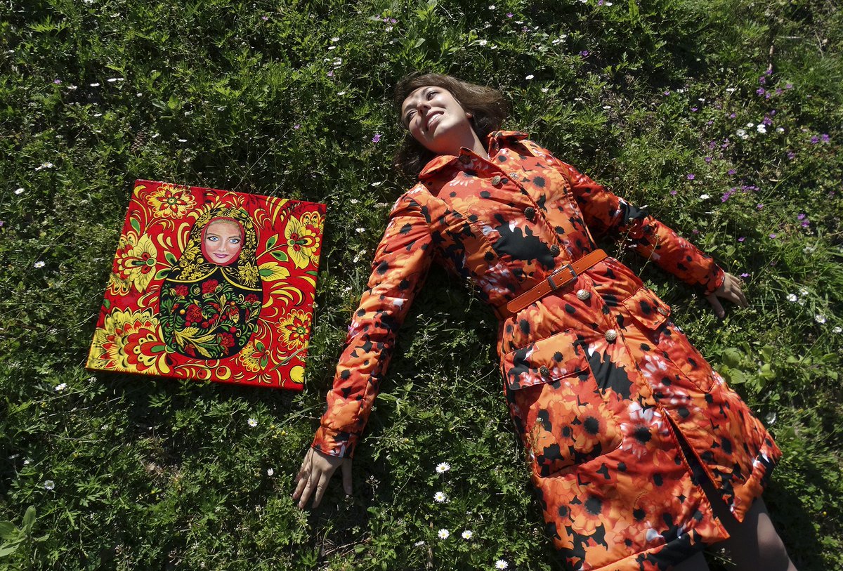 YolandysDream's tweet photo. Feel the brightness of spring with my new #painting in the #Russian tradition handicraft style - #Khokhloma!
#art #painting #red #Black https://t.co/WC7STTnjVt