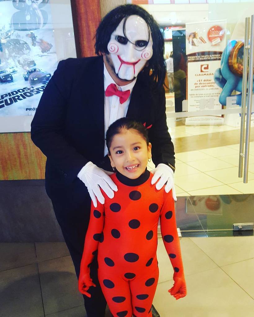 udaniel82's tweet photo. #Jigsaw y #LadyBug en el #Sauko #TeAmoDannita #SiempreAtuLado #ParDeLocos https://t.co/ZnDwmfhGjd