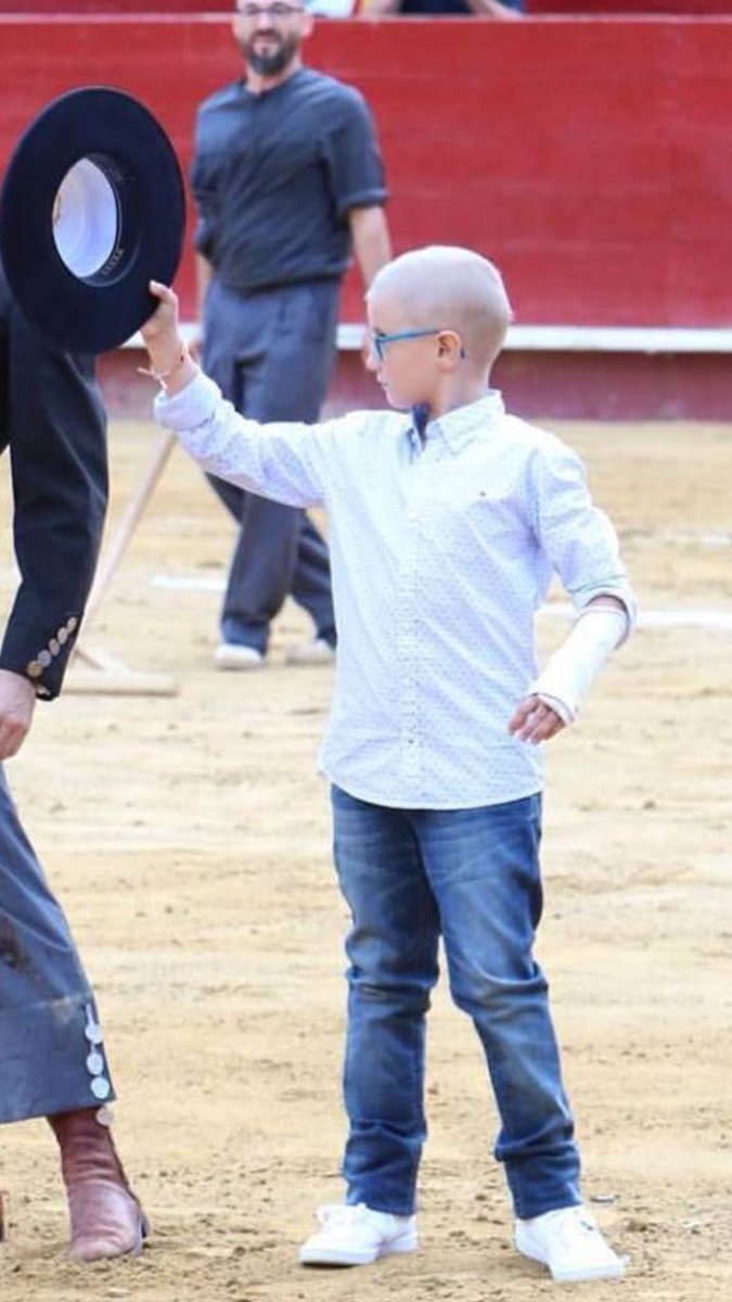 FermnBohorquez's tweet photo. Fuiste, eres y serás TORERO! D.E.P https://t.co/jr0s5DJsMX