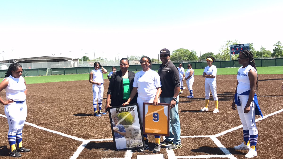 SMAsoftball's tweet photo. Happy Senior Day to our beautiful seniors they've contributed a lot to the team ✊🏽C. Bedou #32 | K. hill #9 will truly be missed ladies😘💙💛⚾️ https://t.co/8lXQwydytT