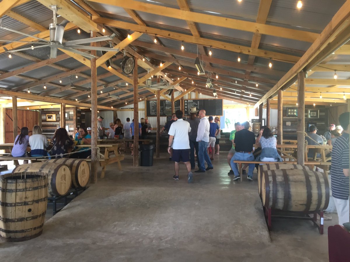 texasqtours's tweet photo. Our first visit to @TreatyOakTX! https://t.co/BZdyyVwvvF