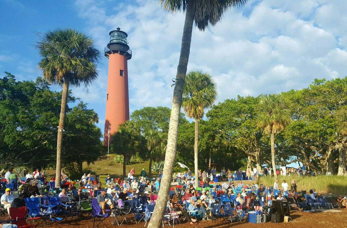BLM_ES's tweet photo. #Wild & Scenic #FilmFestival kicking off @ Jupiter Inlet #Lighthouse ONA. #GetOutsideandWatchAMovie #GorgeousSetting #SeeBLM https://t.co/NPmBTTIyg9