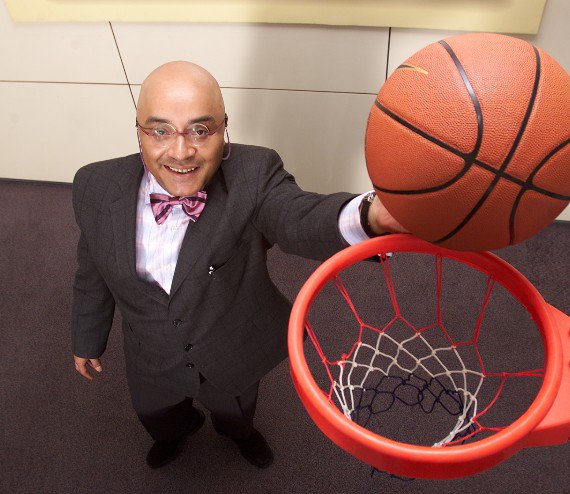 SpheraSports's tweet image. #Vídeo | Un emotivo #tributo a quien nos ha dado tanto. Los mejores momentos del mito Andrés Montes goo.gl/AScm7Y