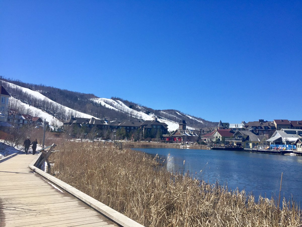 OntarioJamie's tweet photo. The best of two seasons @BlueMtnResort. Traded in my snowboard for a stroll along Mill Pond @BlueMtnVillage #SpringConditions #DiscoverON https://t.co/x3lK2A0pAJ