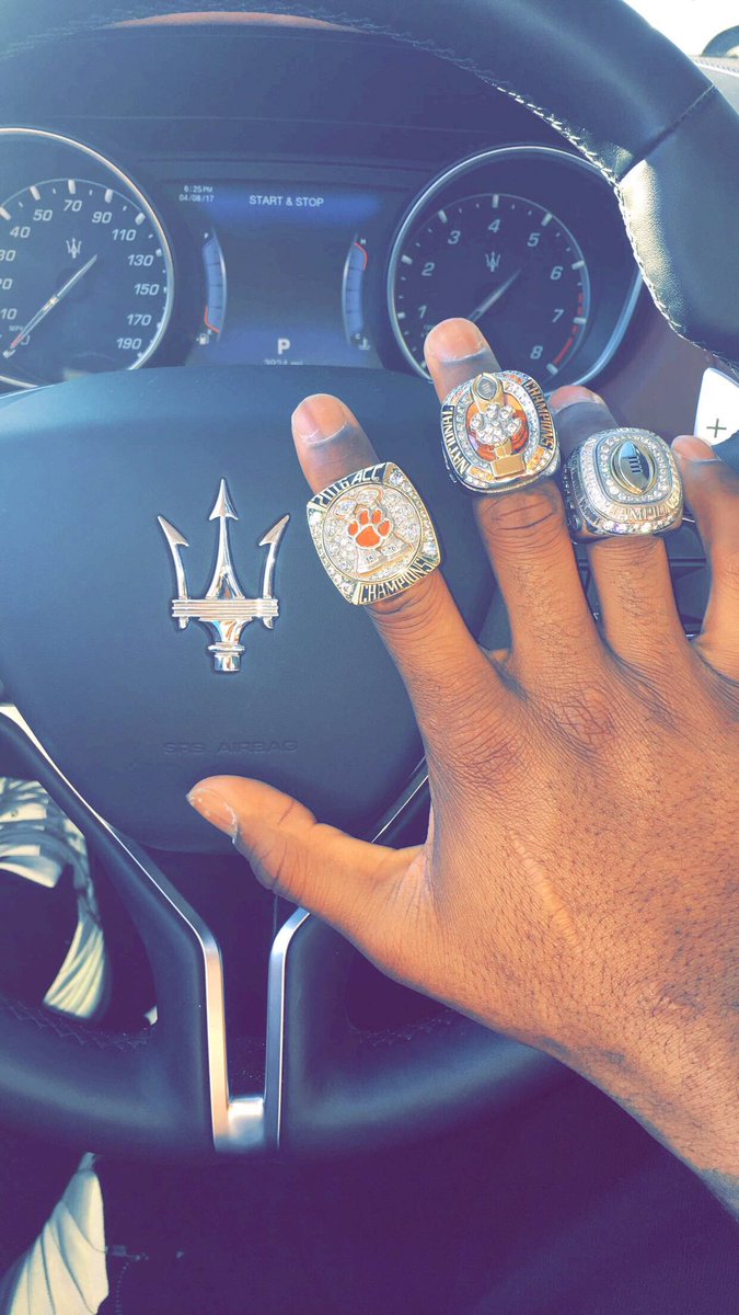 deshaunwatson's tweet photo. How you go "Big on Big"?! 💎💦💯🔱 https://t.co/PvfNmdZrnt