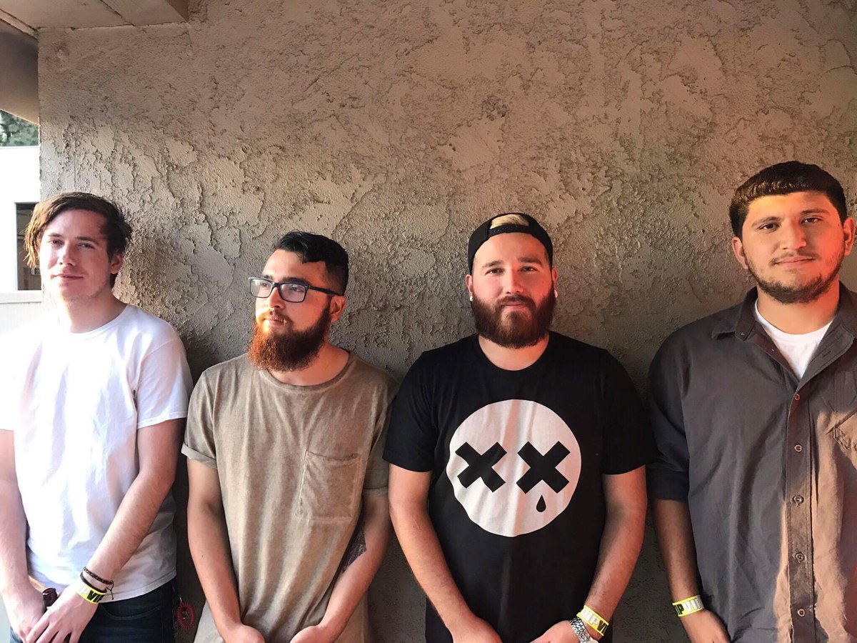 AngelGravves's tweet photo. Check out my band @Sometim3InApril #sometimeinapril #bouncebobaloft https://t.co/pNdXqpxSXt