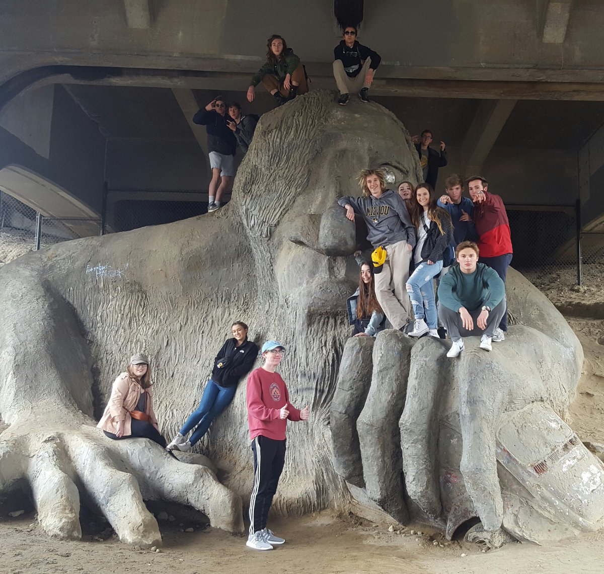 gwoodEDU's tweet image. @southksms trolling in Fremont 
@SouthPep @smsouth50th @topdogmcfall