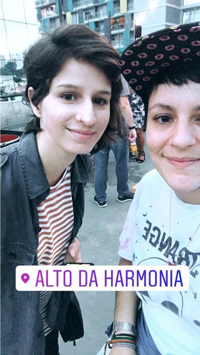 InfoNtNoronha's tweet photo. Natália na história do Instagram de sua namorada, Cris Botarelli. 

 #NataliaNoronha #CrisBotarelli #PJFP  #AUltimaPalavraFecheAPorta 🌷 https://t.co/Zp4Nkb9FJl