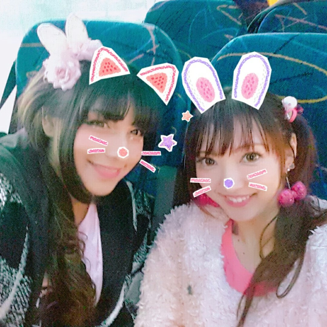 2une_jp's tweet photo. Thanks to you guys buying our merch at Sakura Matsuri D.C., we were able to get on the bus back home! 😂 See you next year! https://t.co/Yn5IWKZl9Q
