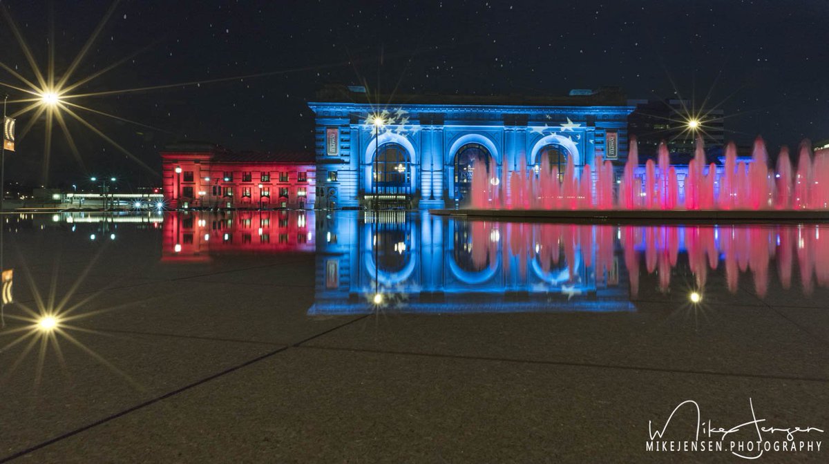 MCJensen_Photos's tweet photo. We saw some amazing colors at @UnionStationKC last night. It's really a pleasure to photograph! #springinkc #downtownokc https://t.co/TIsQ2oVmWn